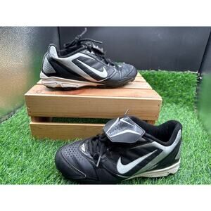 Nike Soccer Cleats- Black/White/Gray-Size 5Y